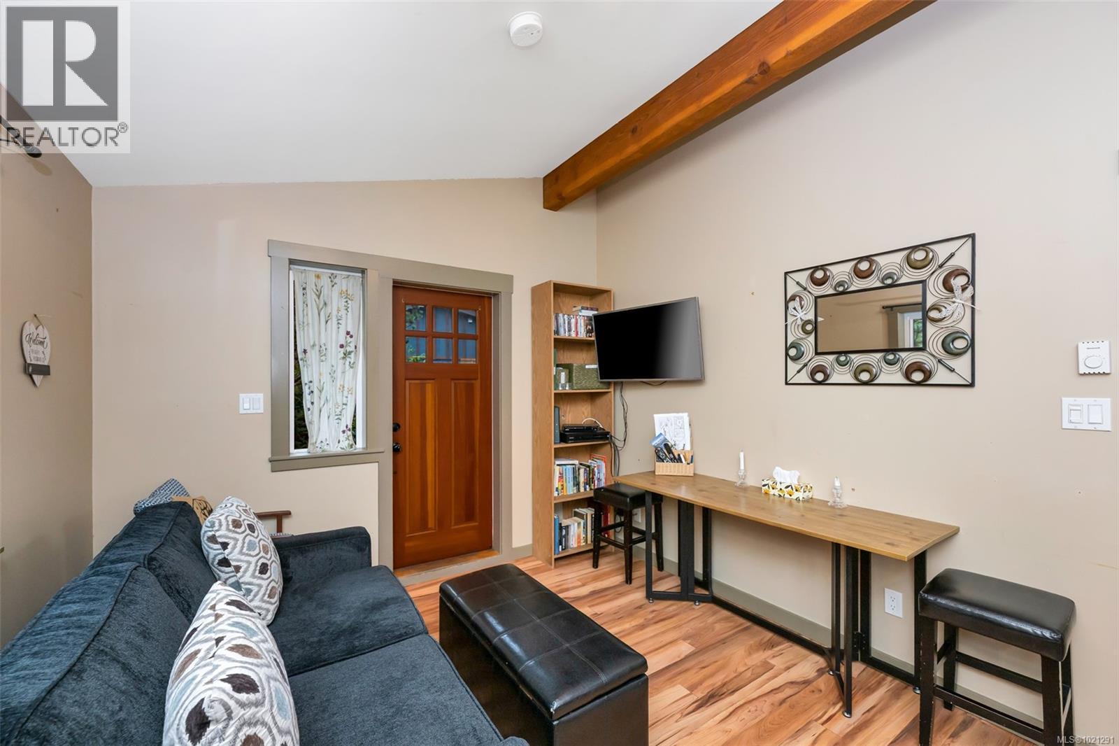 10 6574 Baird Rd Property Photo 6