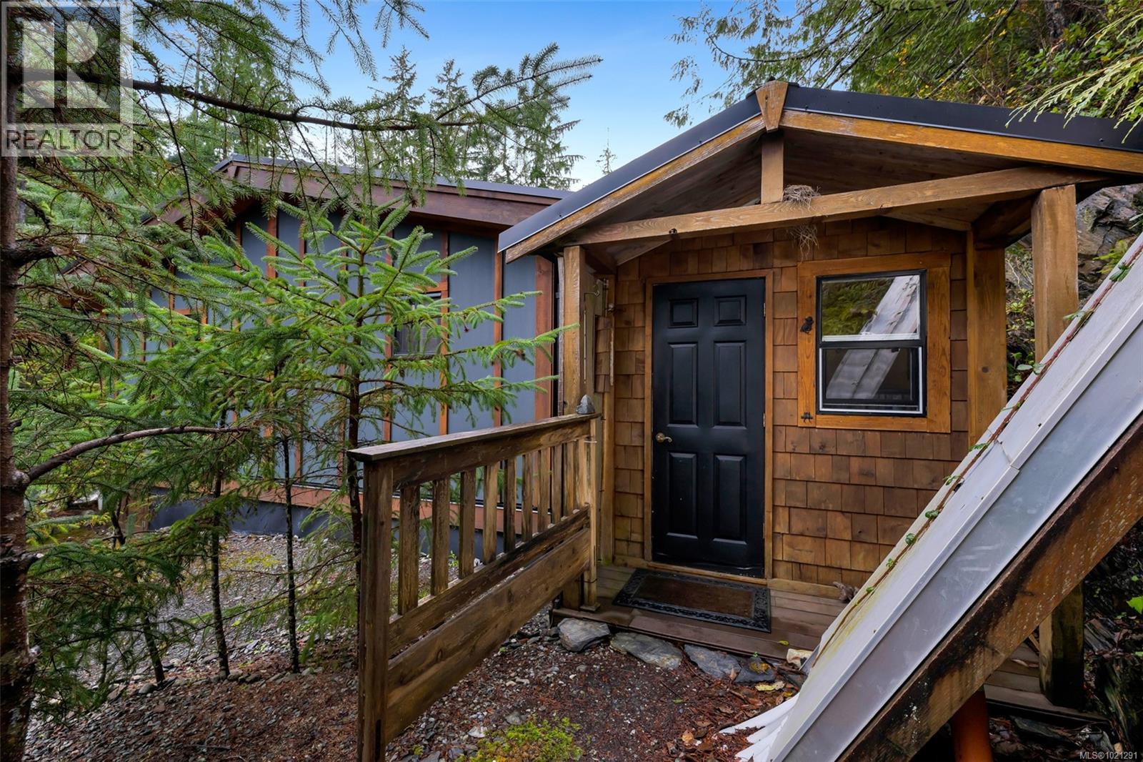 10 6574 Baird Rd Property Photo 11