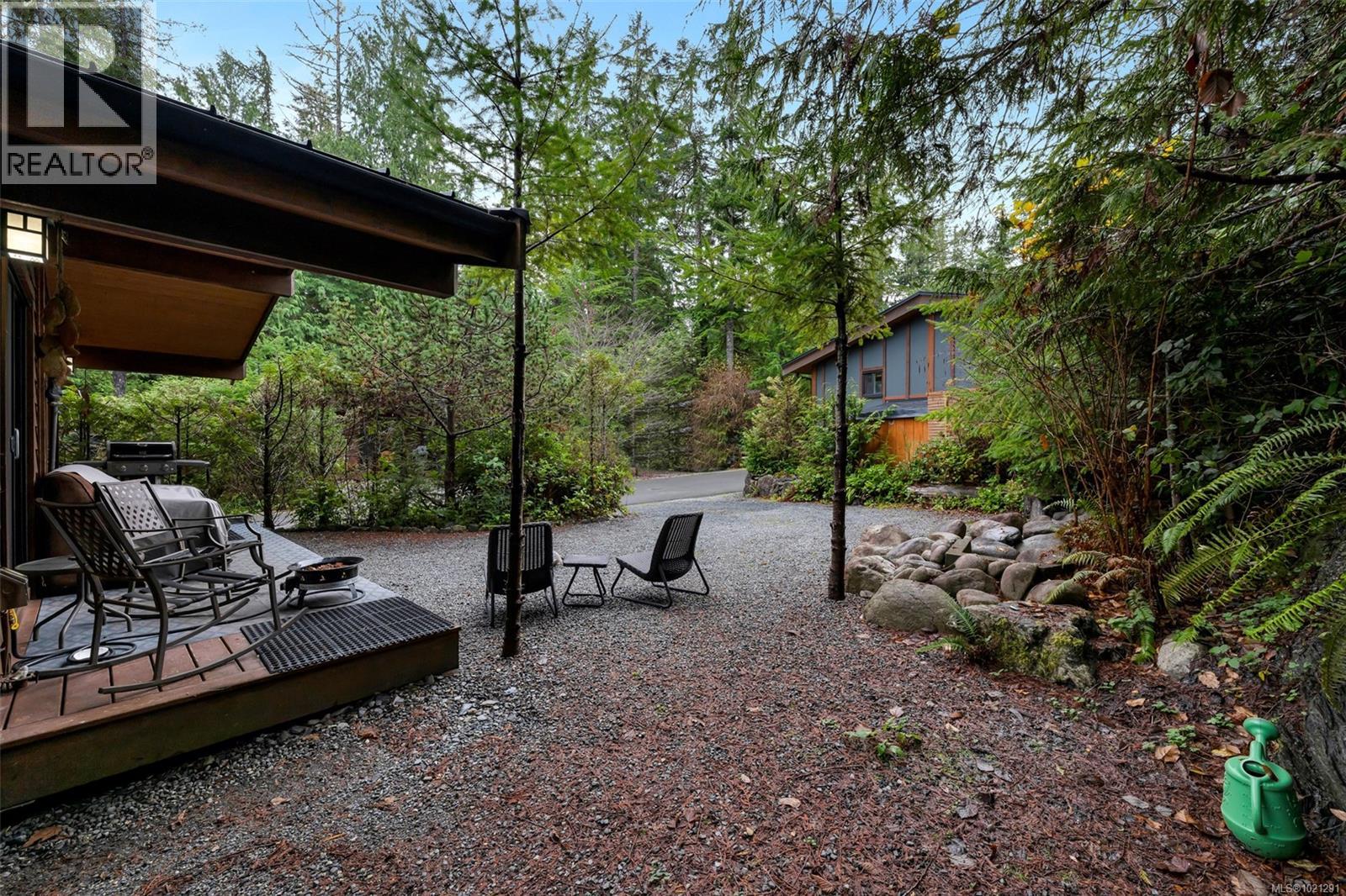 10 6574 Baird Rd Property Photo 14