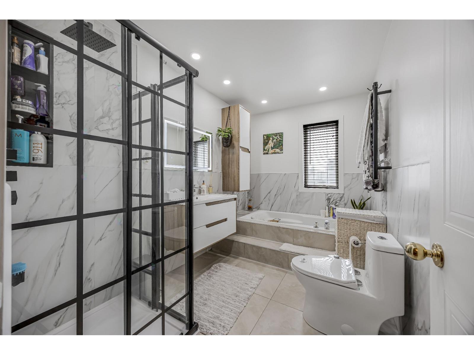 3991 Rue Guénette Property Photo 17
