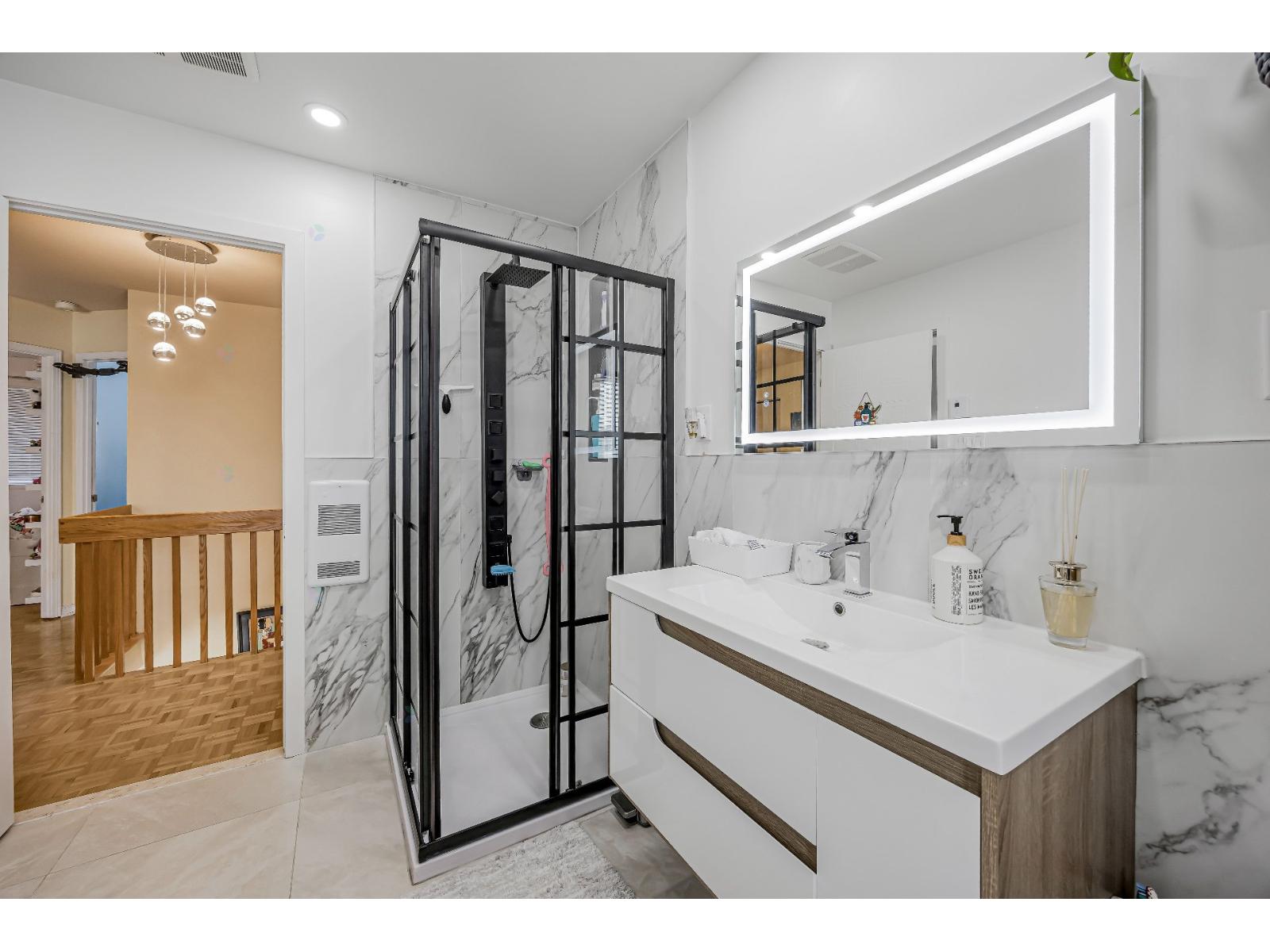 3991 Rue Guénette Property Photo 18