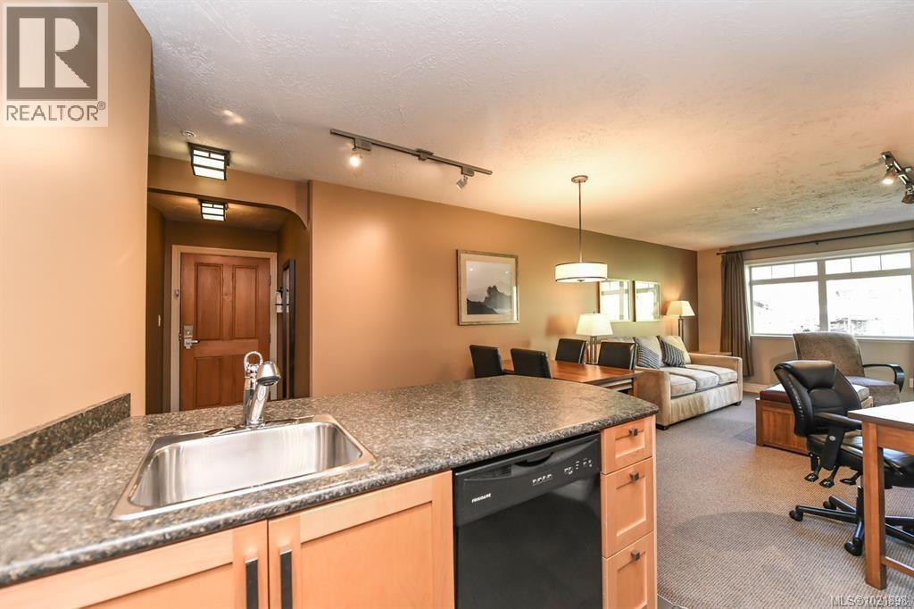 109a 1800 Riverside Lane Property Photo 10