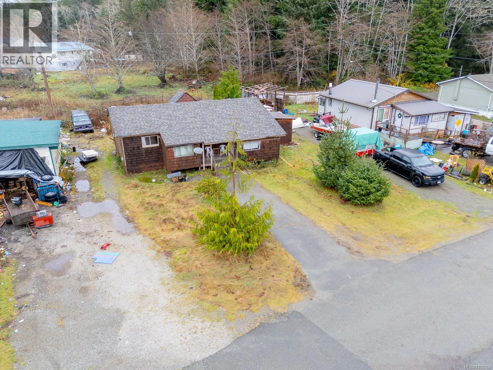 230 Clutus Rd Property Photo 3
