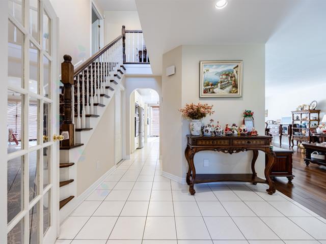 546 Montrose Drive Property Photo 1