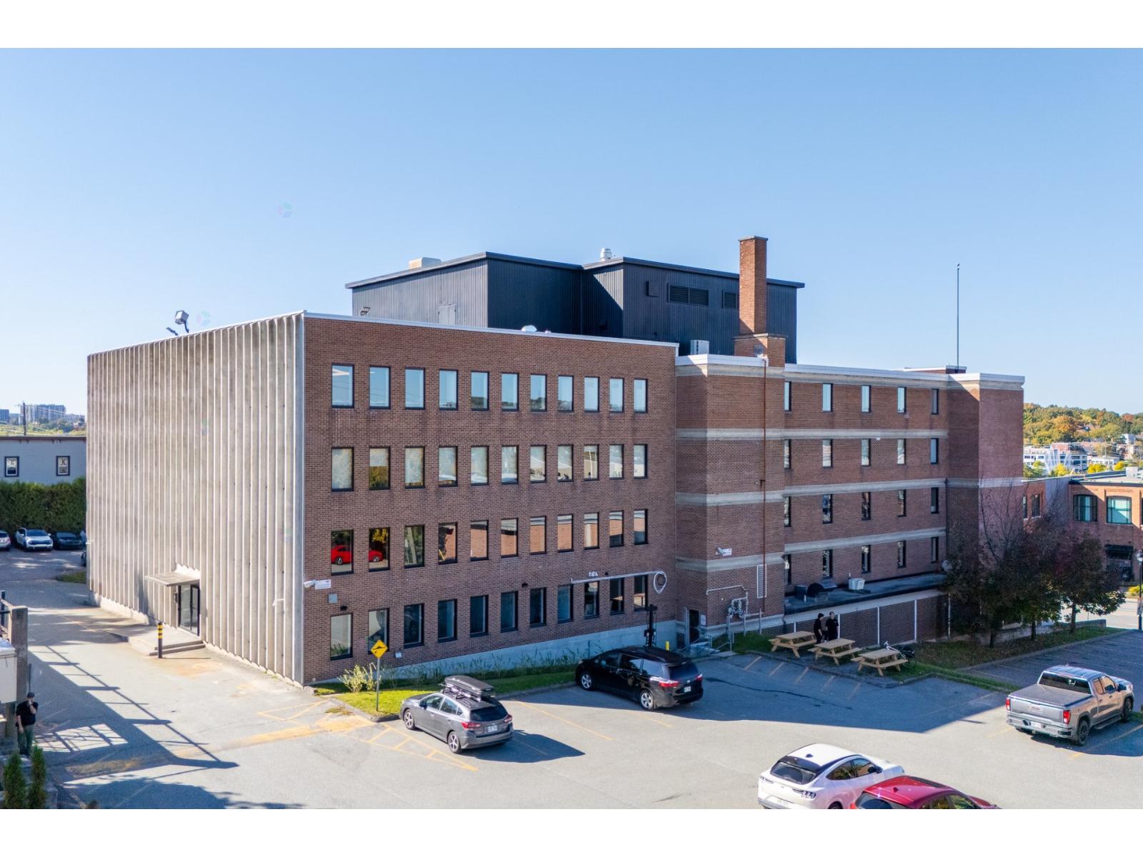 740 Rue Galt O., #batisse Property Photo 3