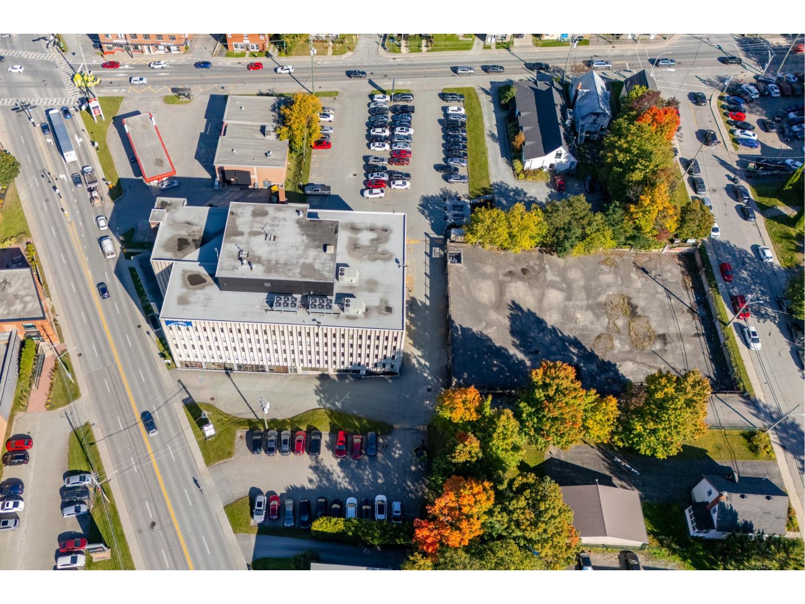 740 Rue Galt O., #batisse Property Photo 36