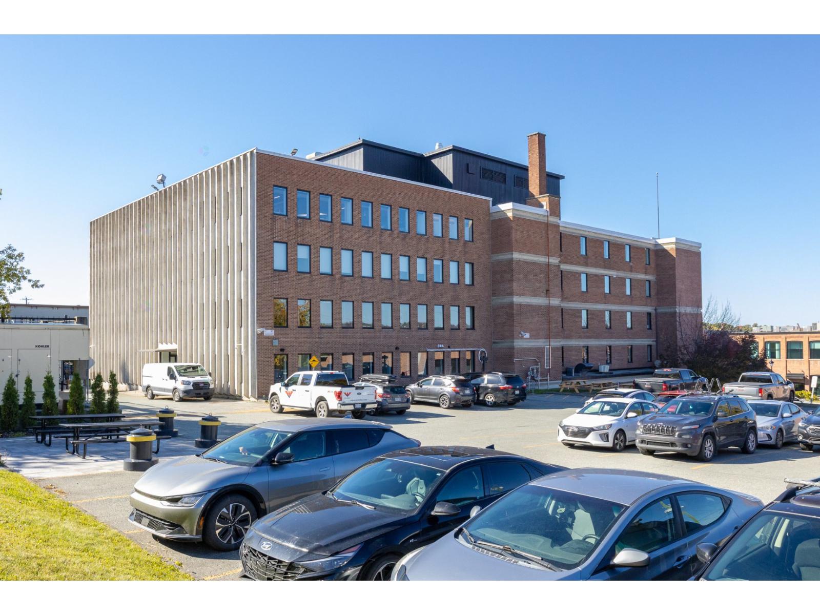 740 Rue Galt O., #batisse Property Photo 39