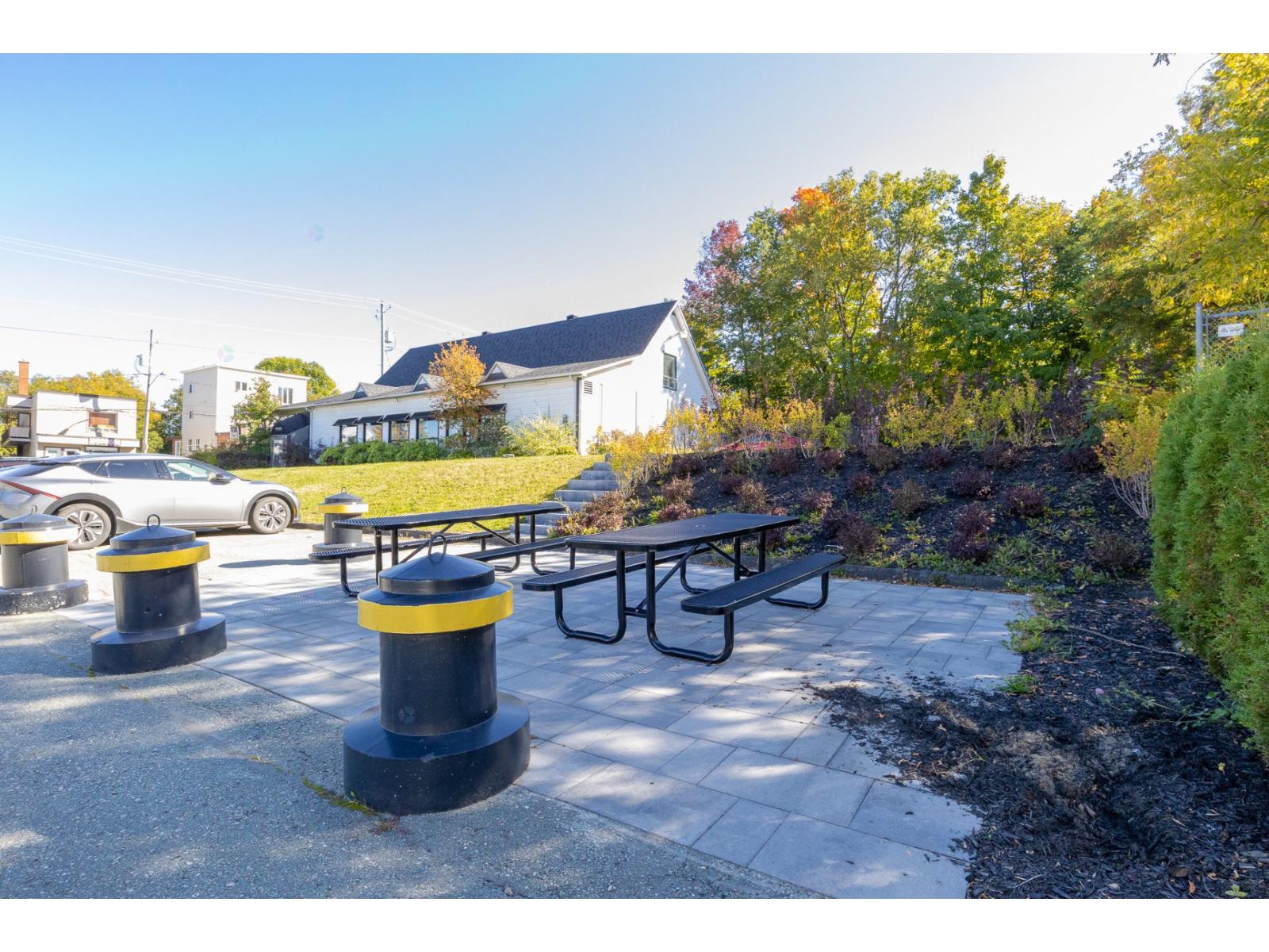 740 Rue Galt O., #batisse Property Photo 41