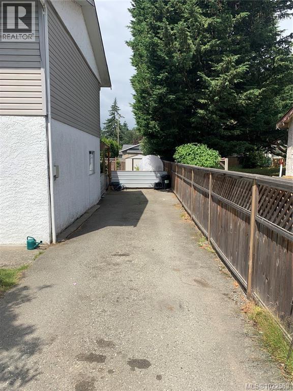 2832 Jacklin Rd Property Photo 5