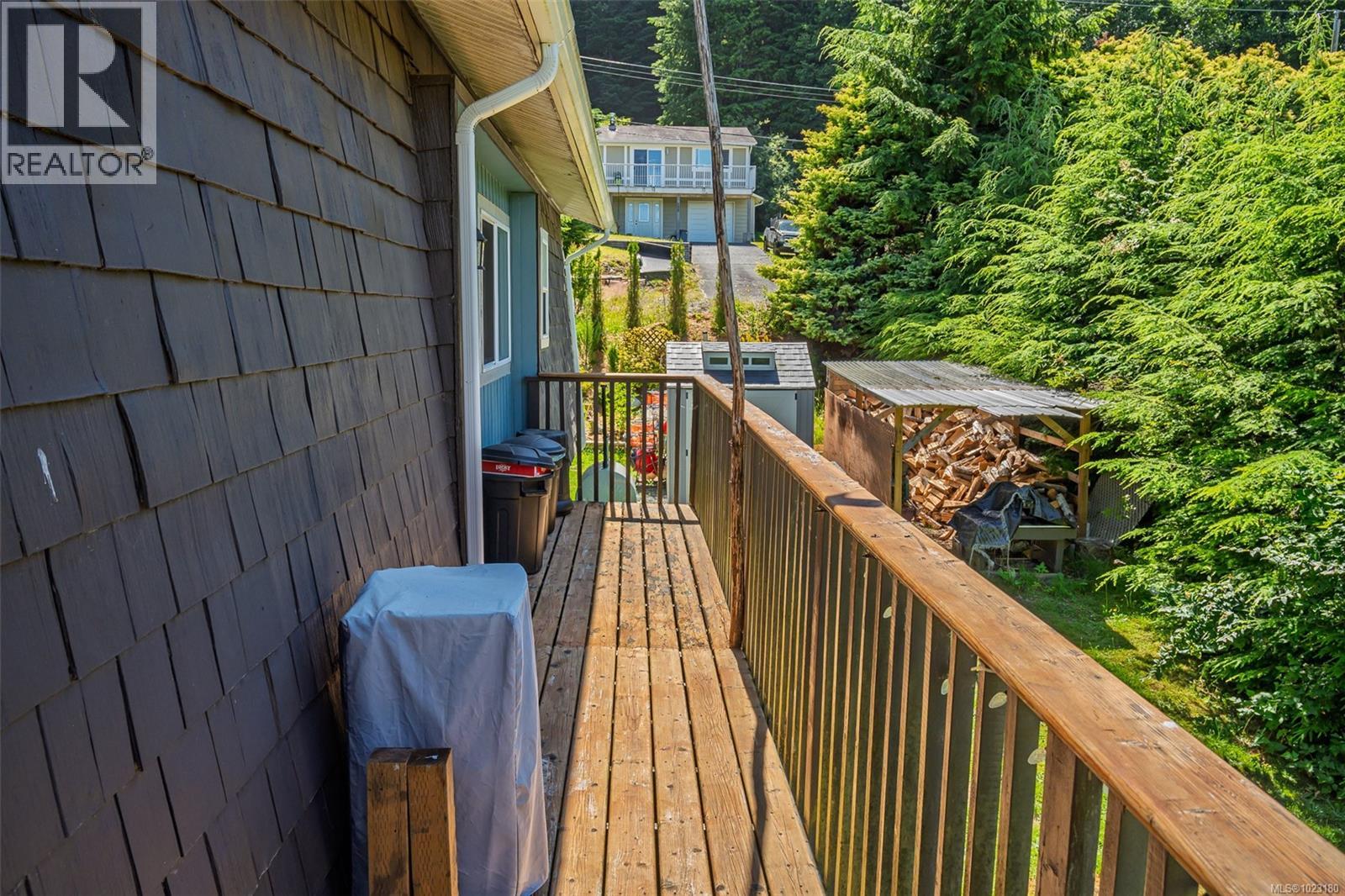 561 Macmillan Dr Property Photo 34