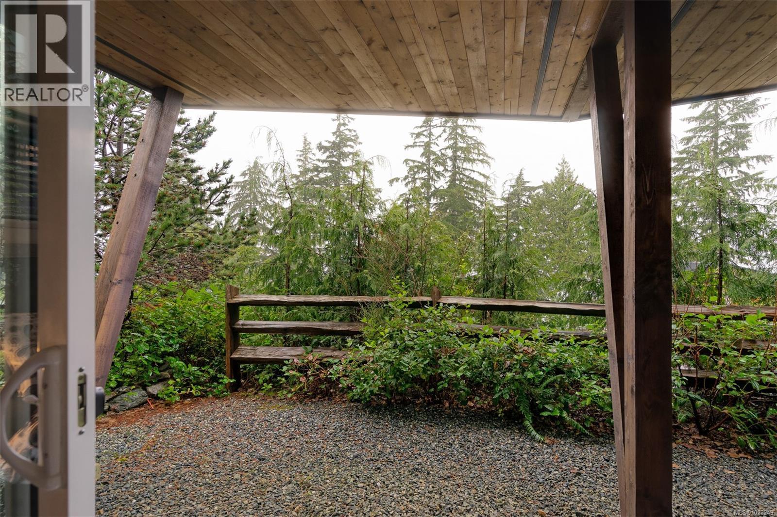 245 6596 Baird Rd Property Photo 25