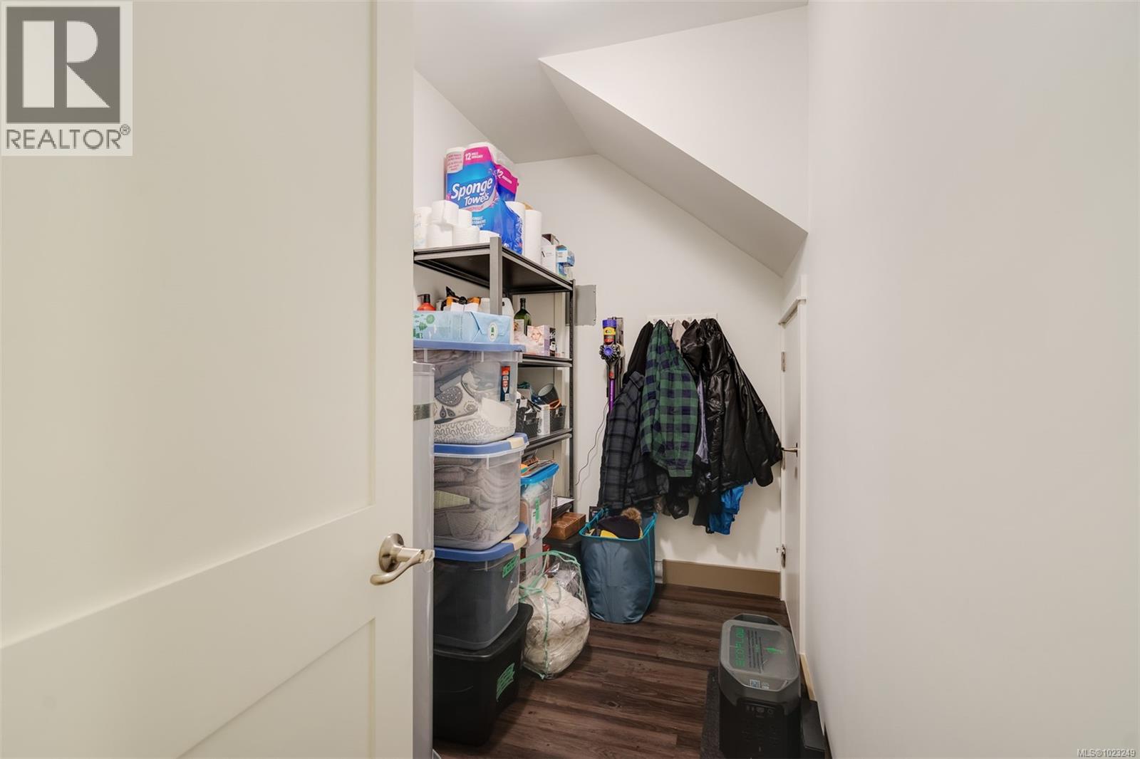 245 6596 Baird Rd Property Photo 33