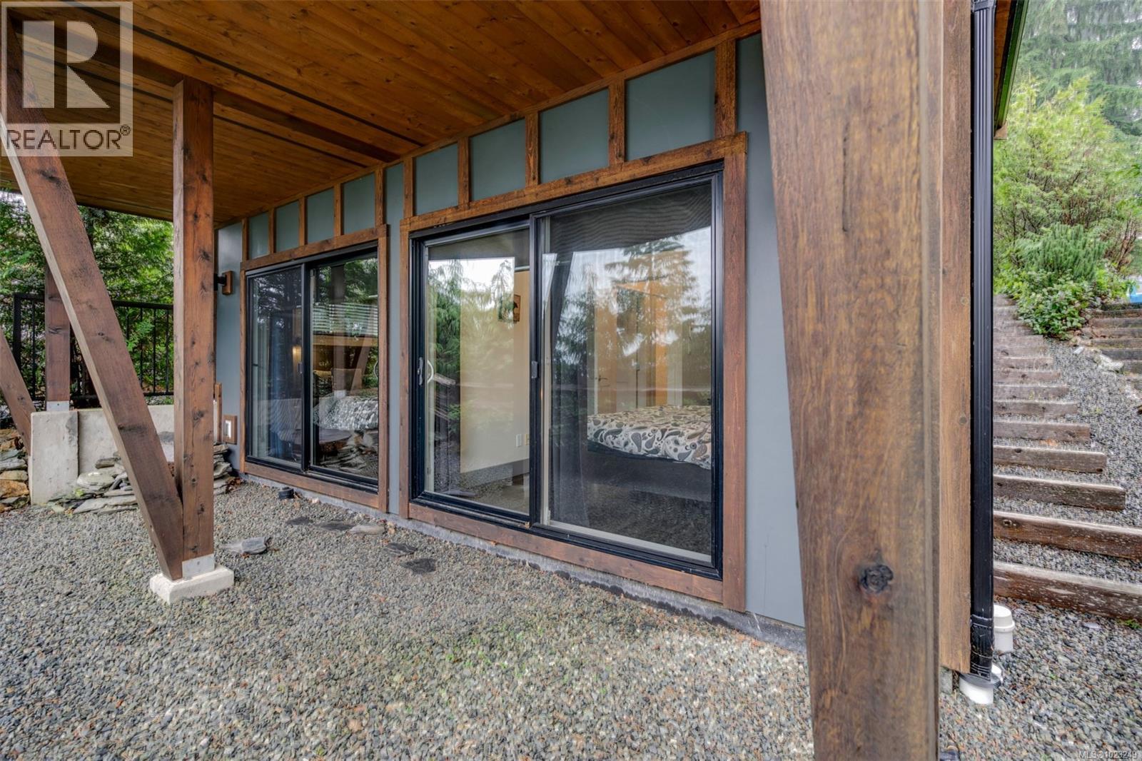 245 6596 Baird Rd Property Photo 38
