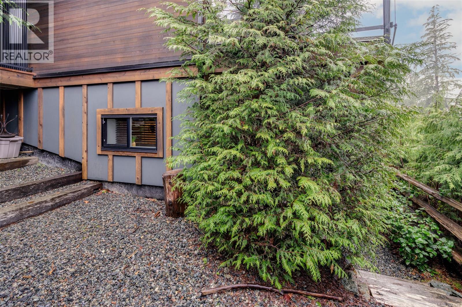 245 6596 Baird Rd Property Photo 40