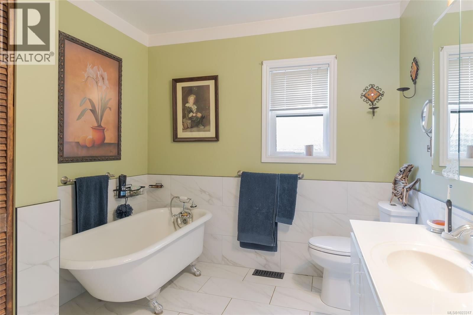 2993 River Rd Property Photo 17