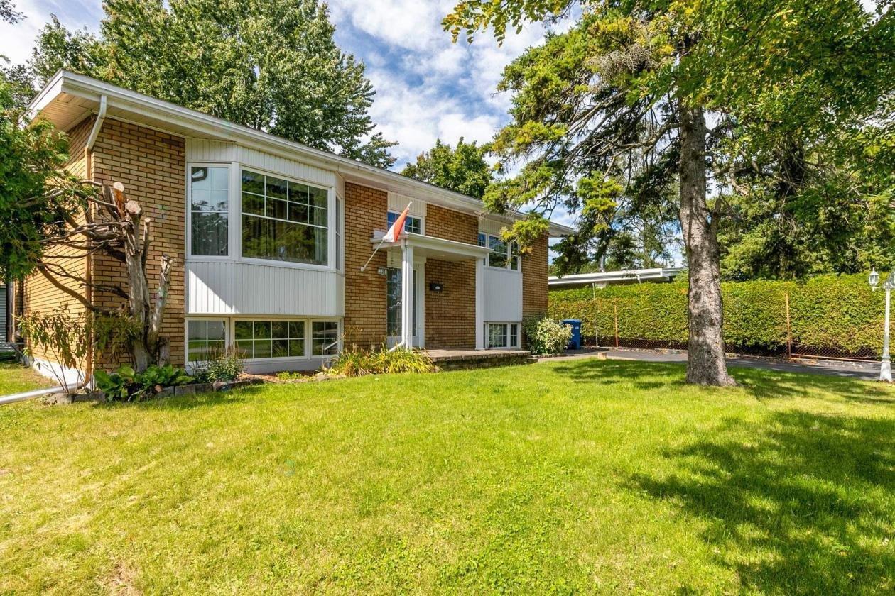 335 Rue St-Marc Property Photo 1