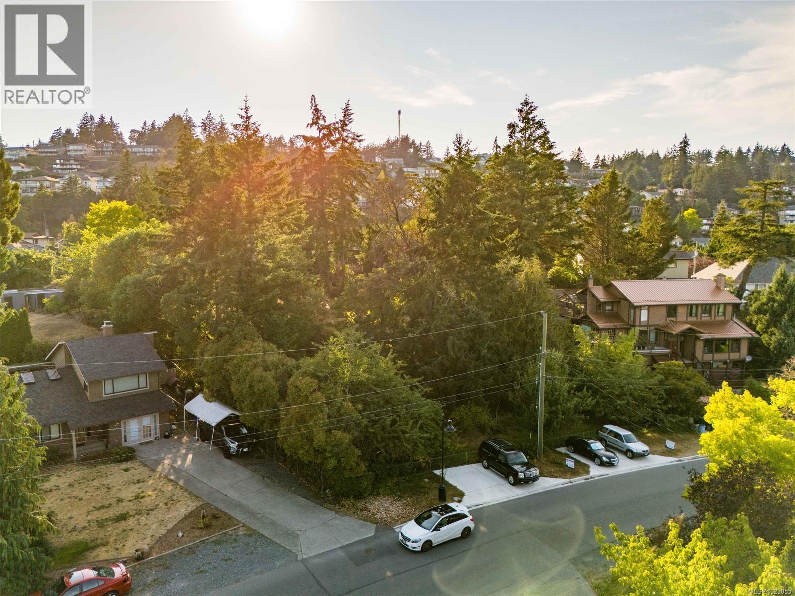 B 3366 Mary Anne Cres Property Photo 1