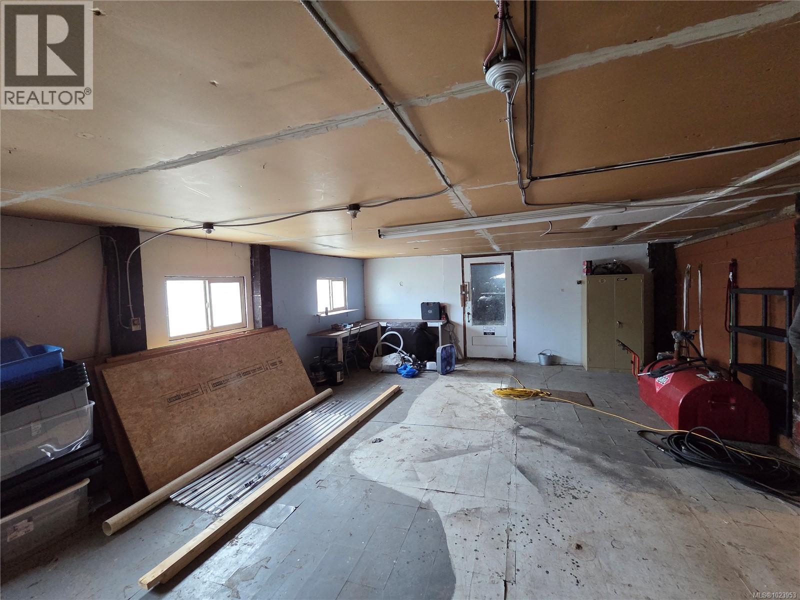 4824 Bute St Property Photo 13