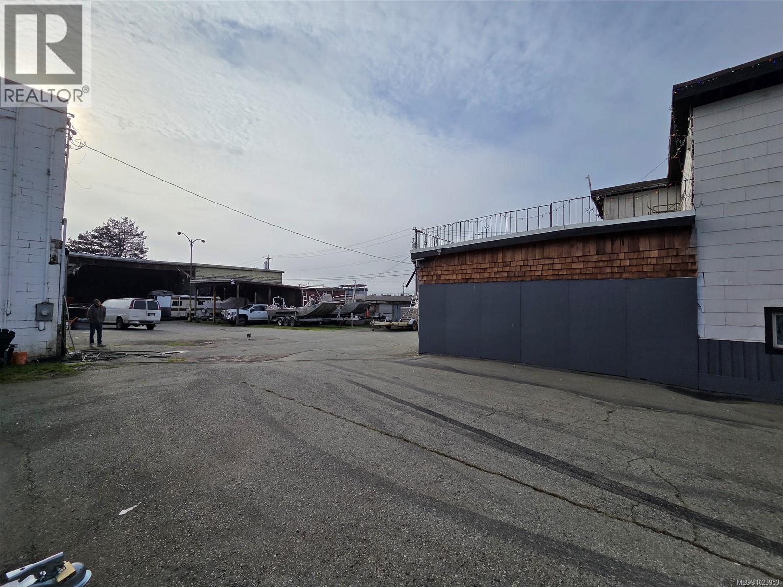4824 Bute St Property Photo 21