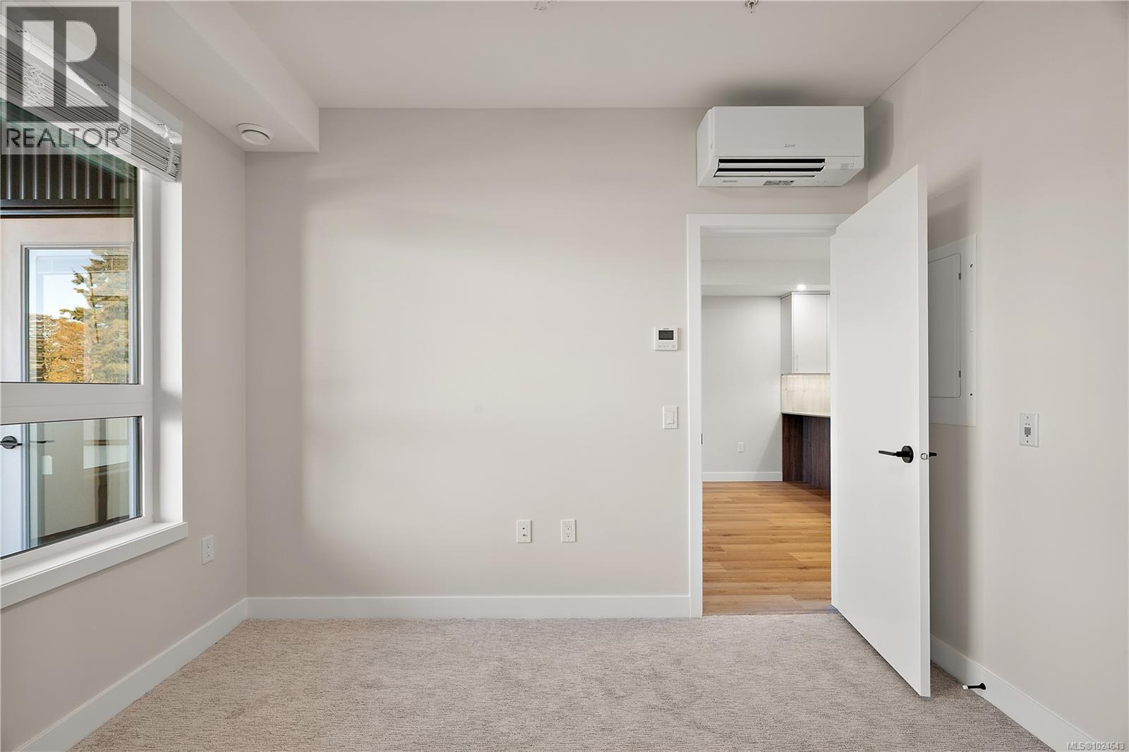 207 2881 Leigh Rd Property Photo 14