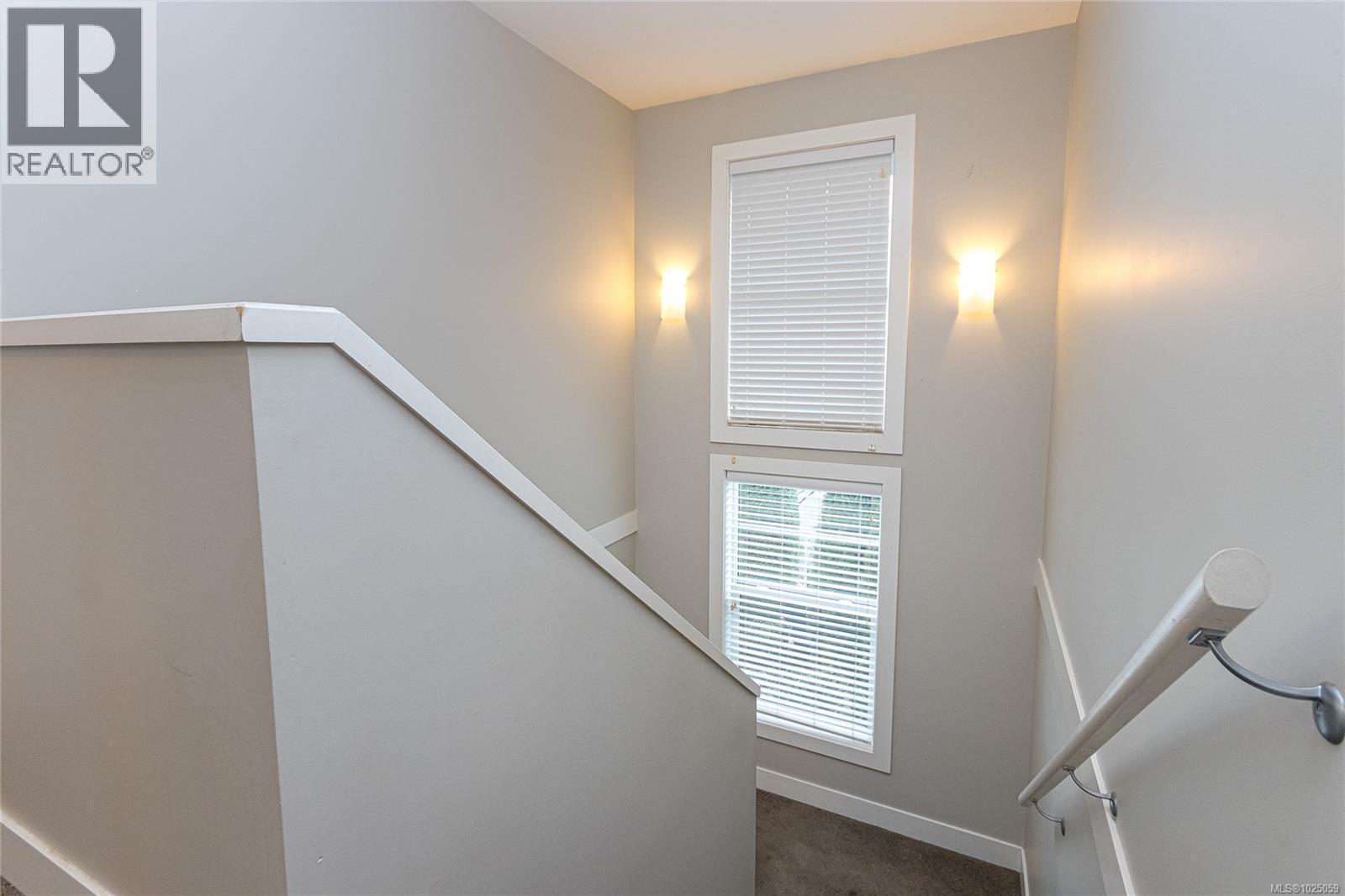5 3903 Douglas St Property Photo 14