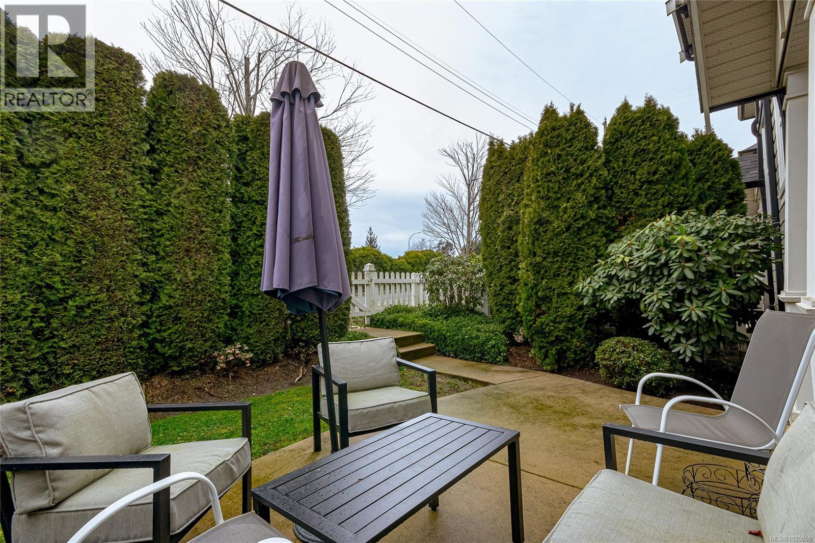 5 3903 Douglas St Property Photo 24