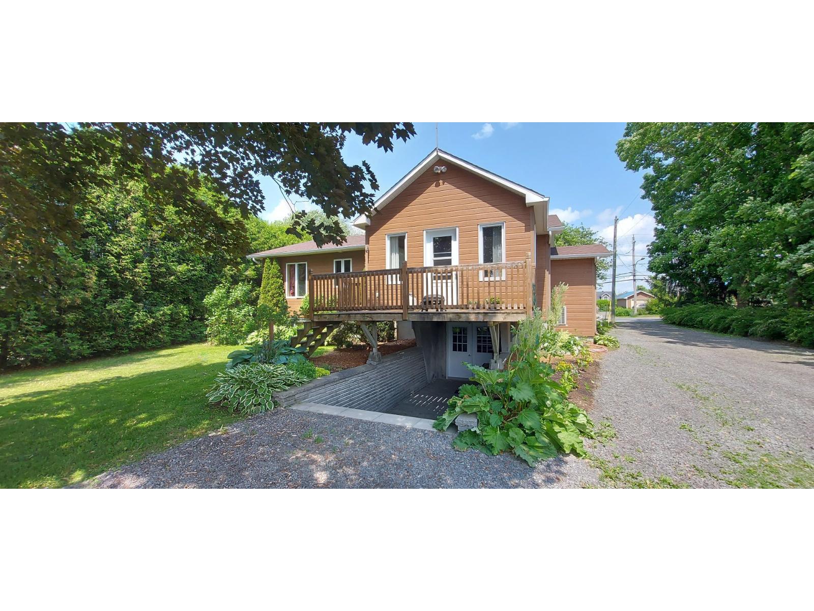 8082 Ch. Du Chicot N. Property Photo 10