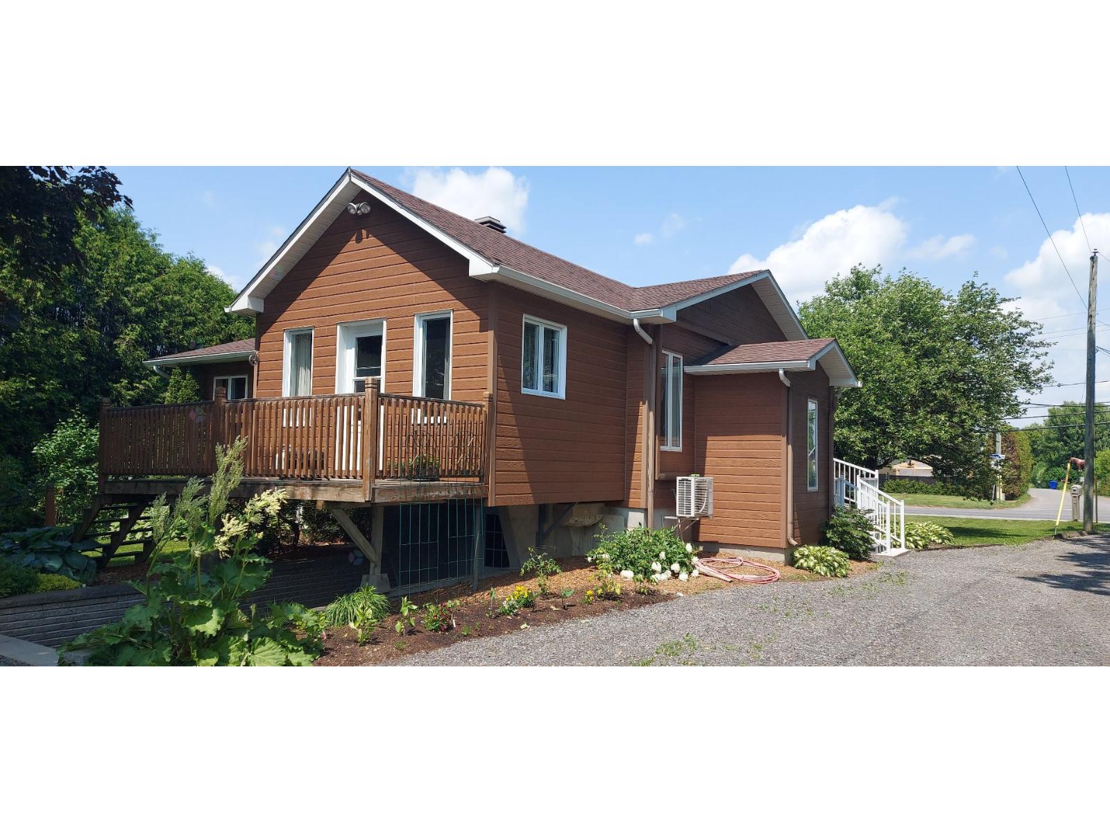 8082 Ch. Du Chicot N. Property Photo 11