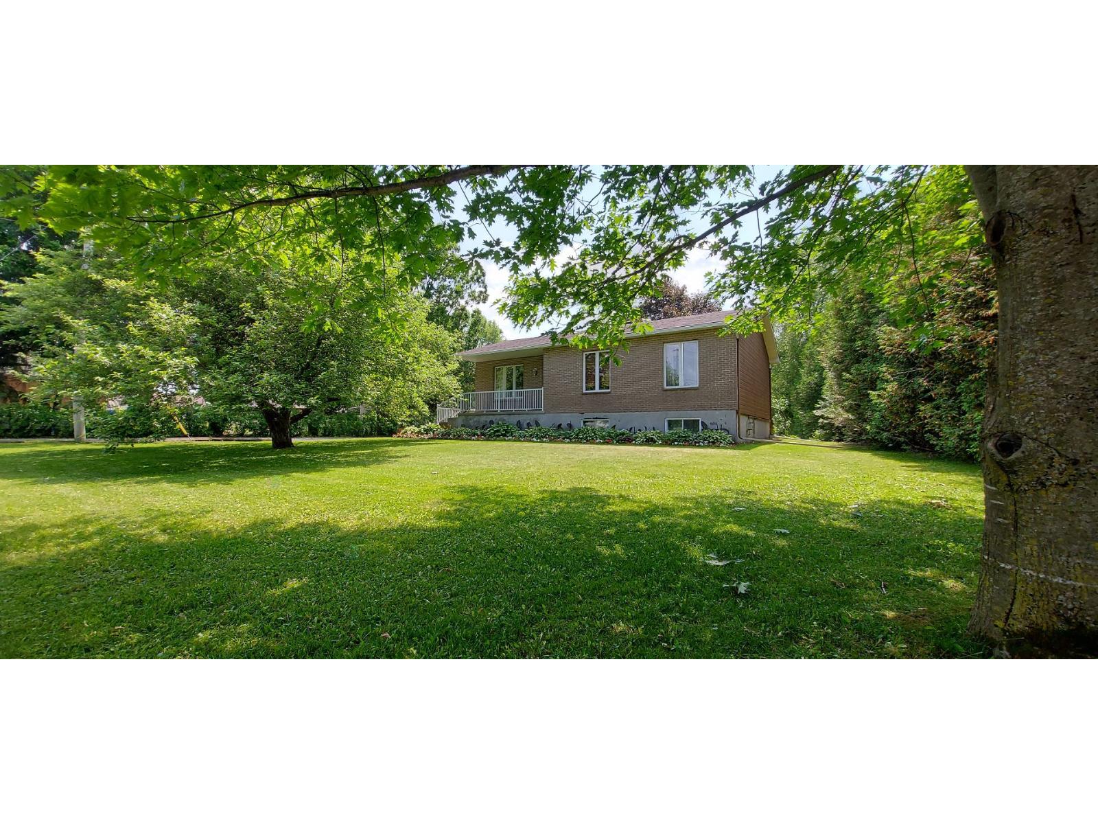 8082 Ch. Du Chicot N. Property Photo 12