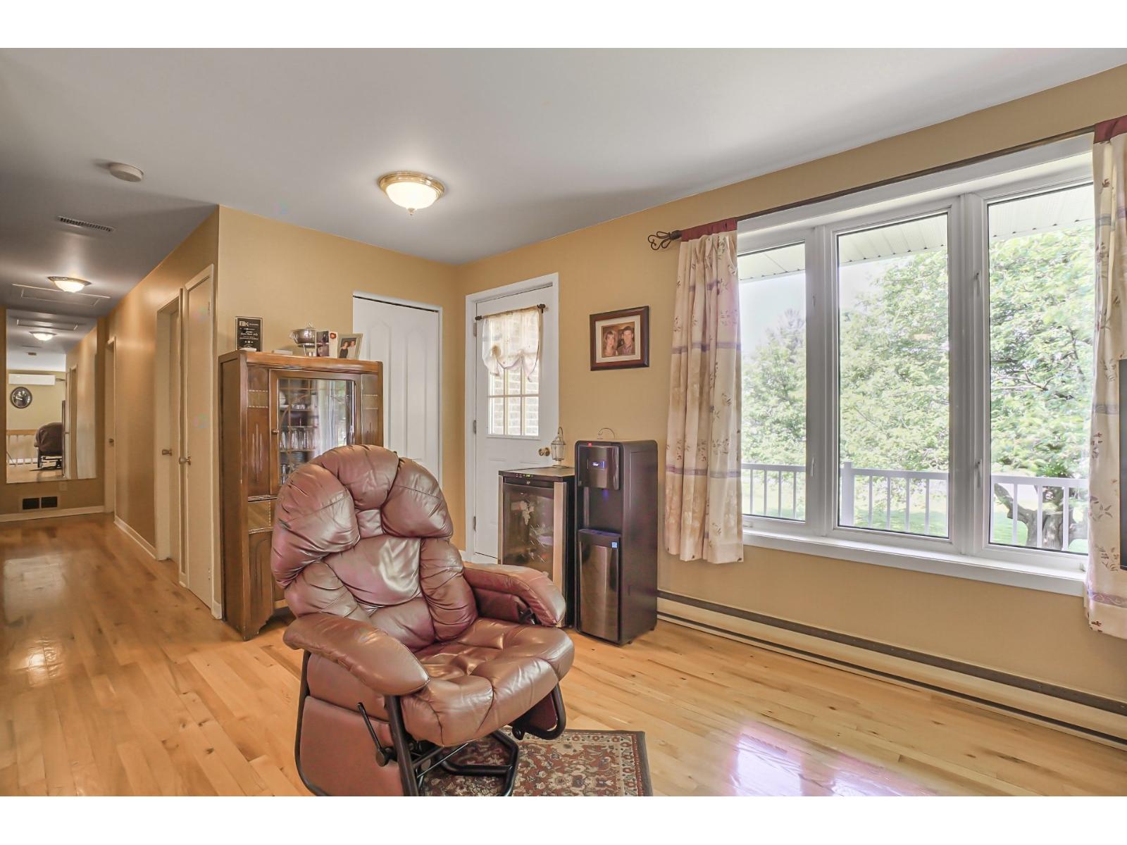 8082 Ch. Du Chicot N. Property Photo 14