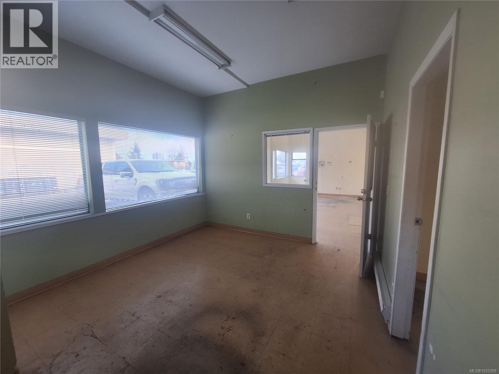 C 690 Comox Rd Property Photo 5