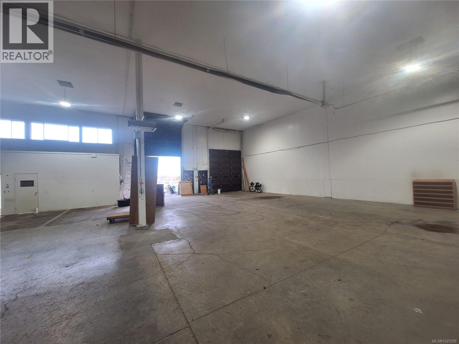 C 690 Comox Rd Property Photo 10