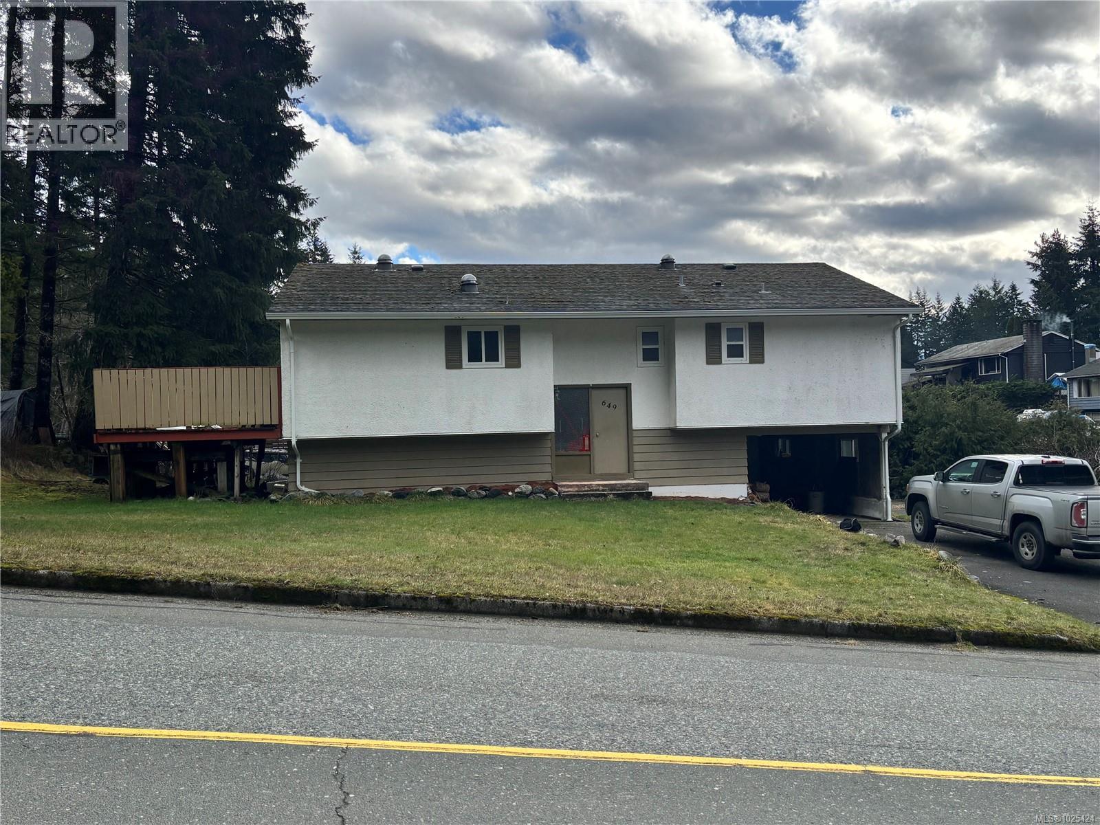 649 Nimpkish Dr Property Photo 1