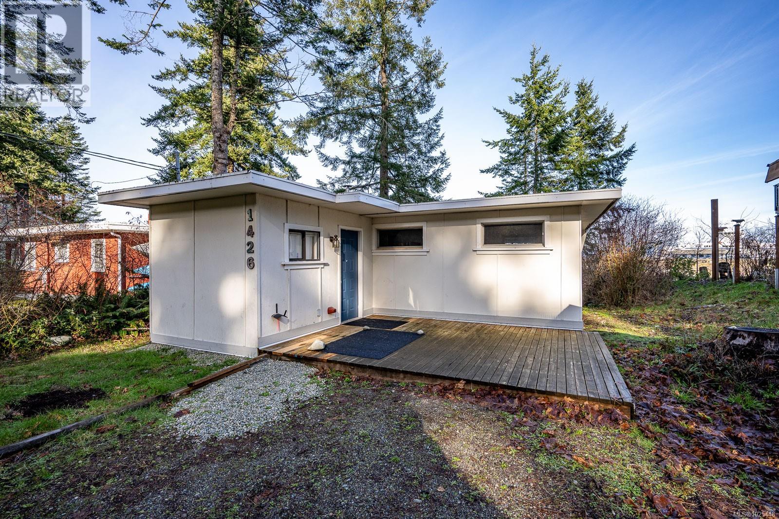 1426 Wilkinson Rd Property Photo 4