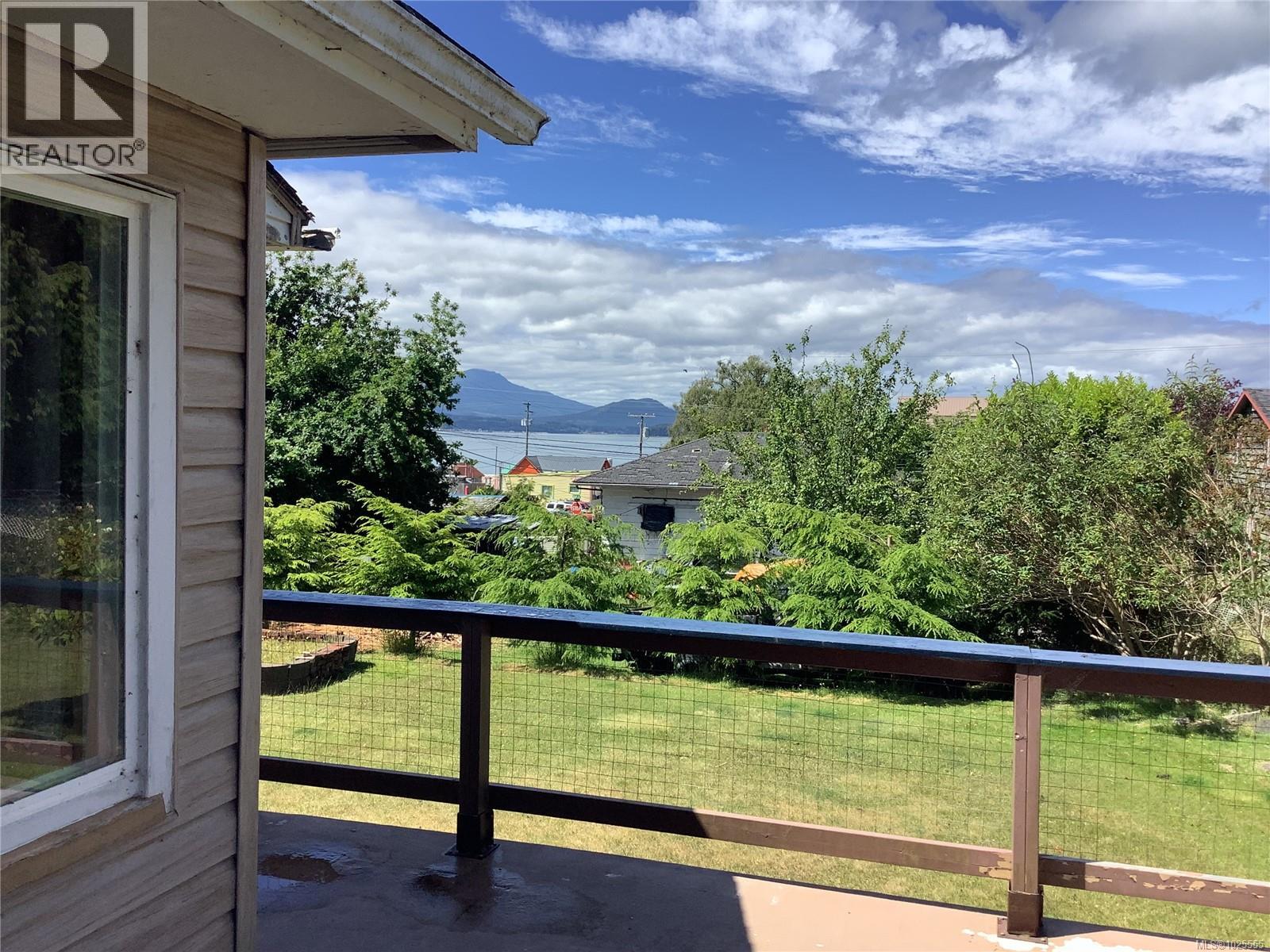 220 17th Ave Property Photo 5