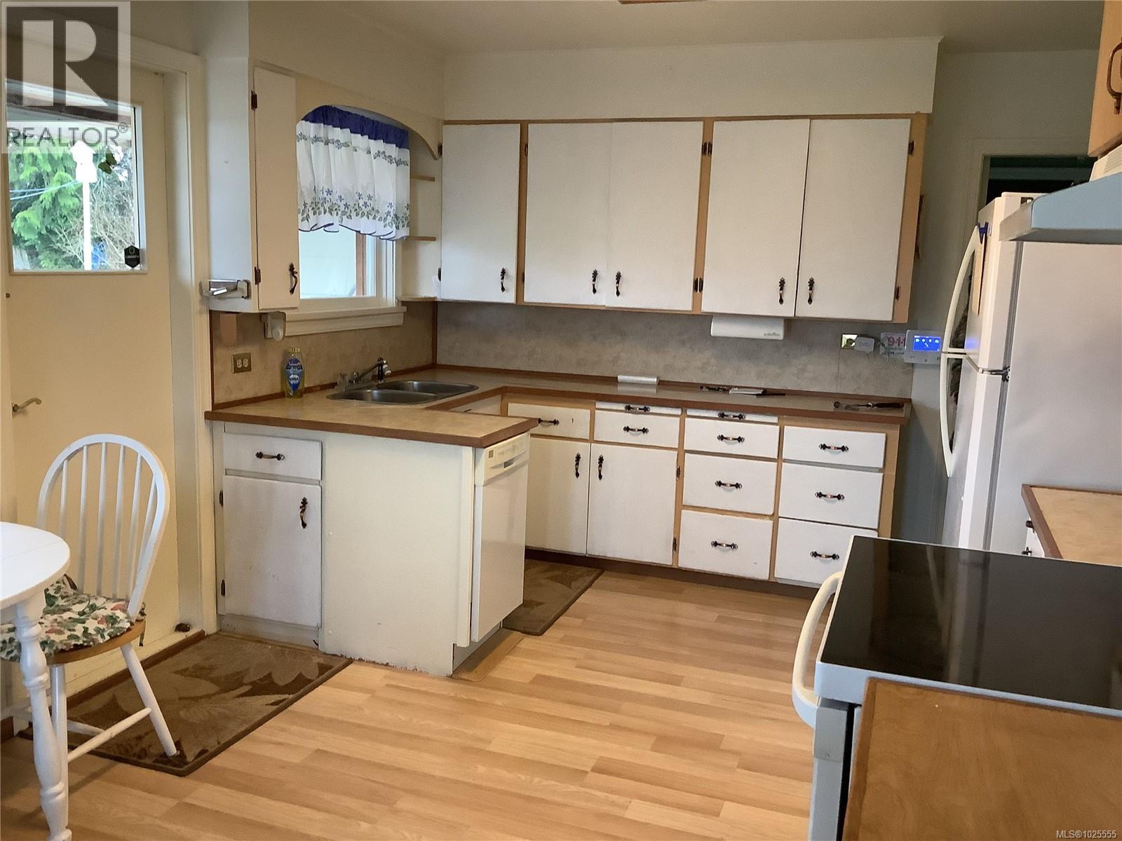 220 17th Ave Property Photo 8