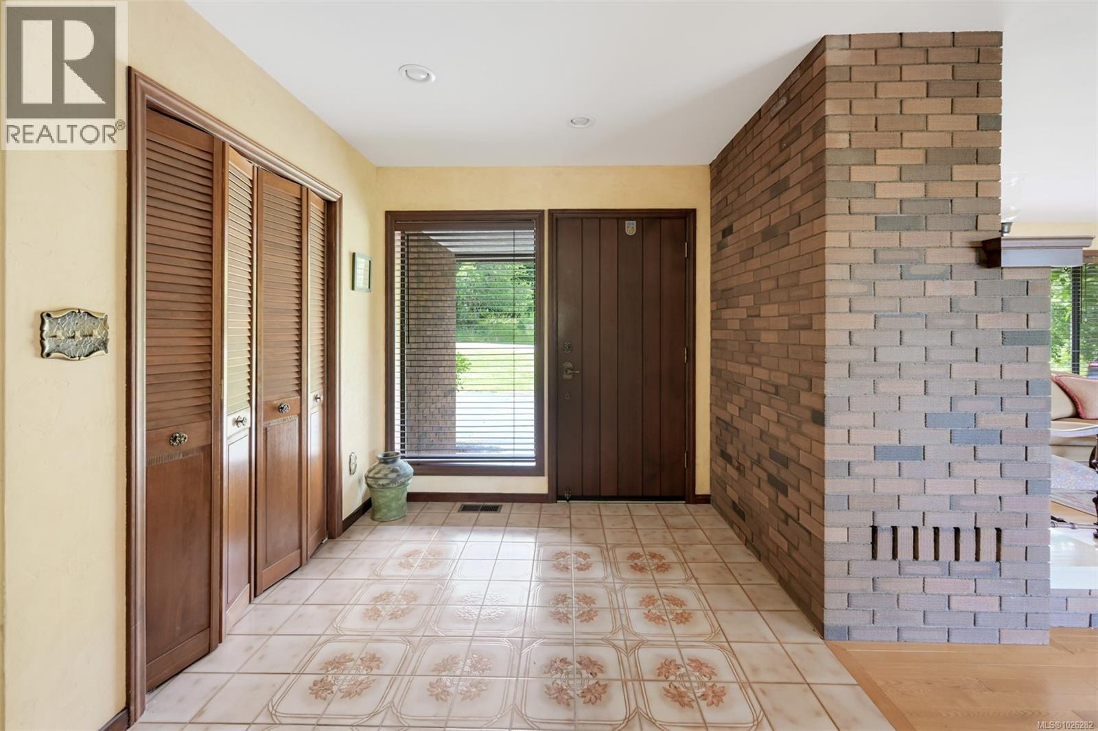 5489 Forest Hill Rd Property Photo 6