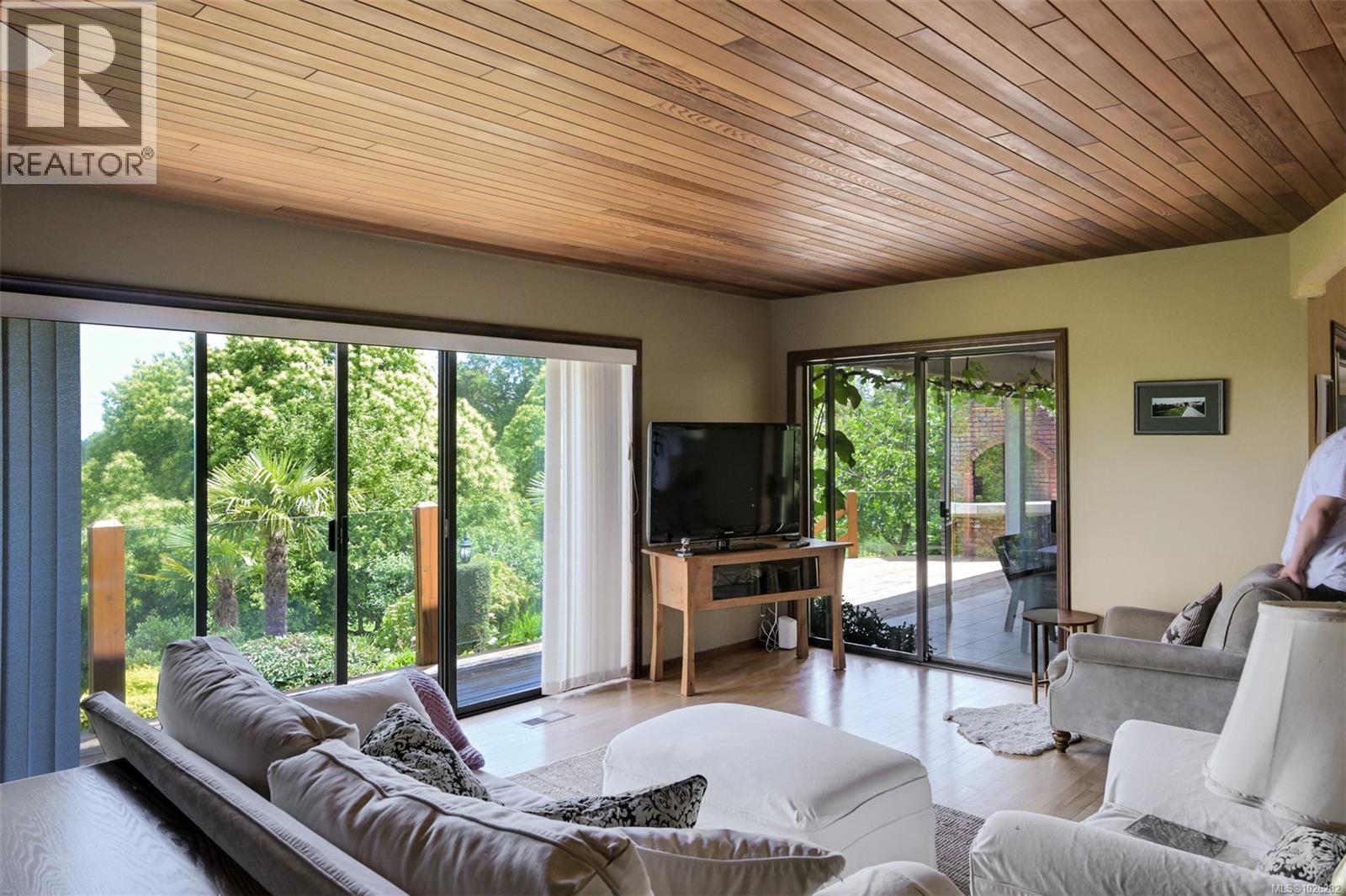 5489 Forest Hill Rd Property Photo 12