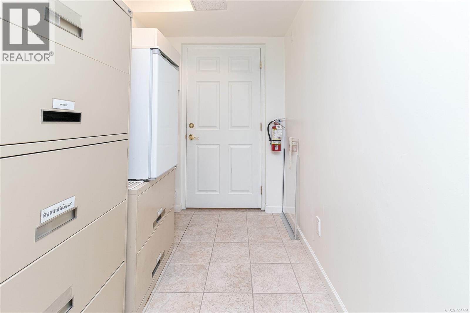 102 & 103 832 Fisgard St Property Photo 6