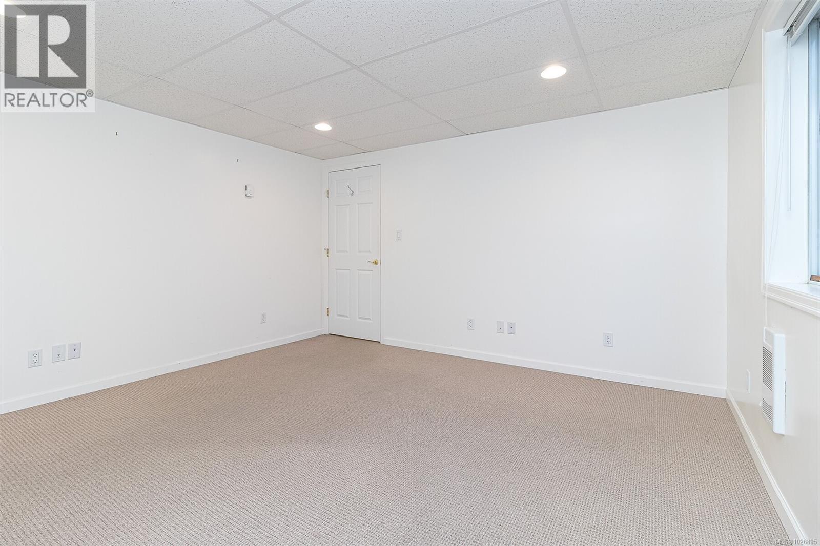 102 & 103 832 Fisgard St Property Photo 16