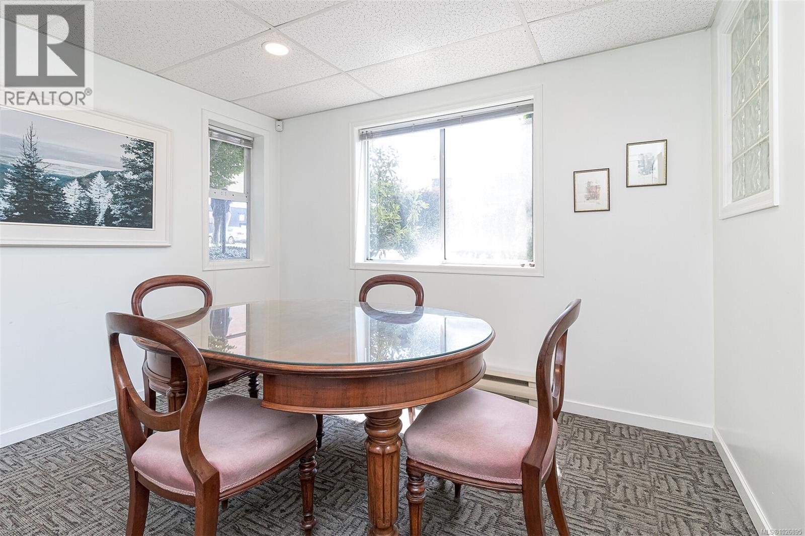 102 & 103 832 Fisgard St Property Photo 34
