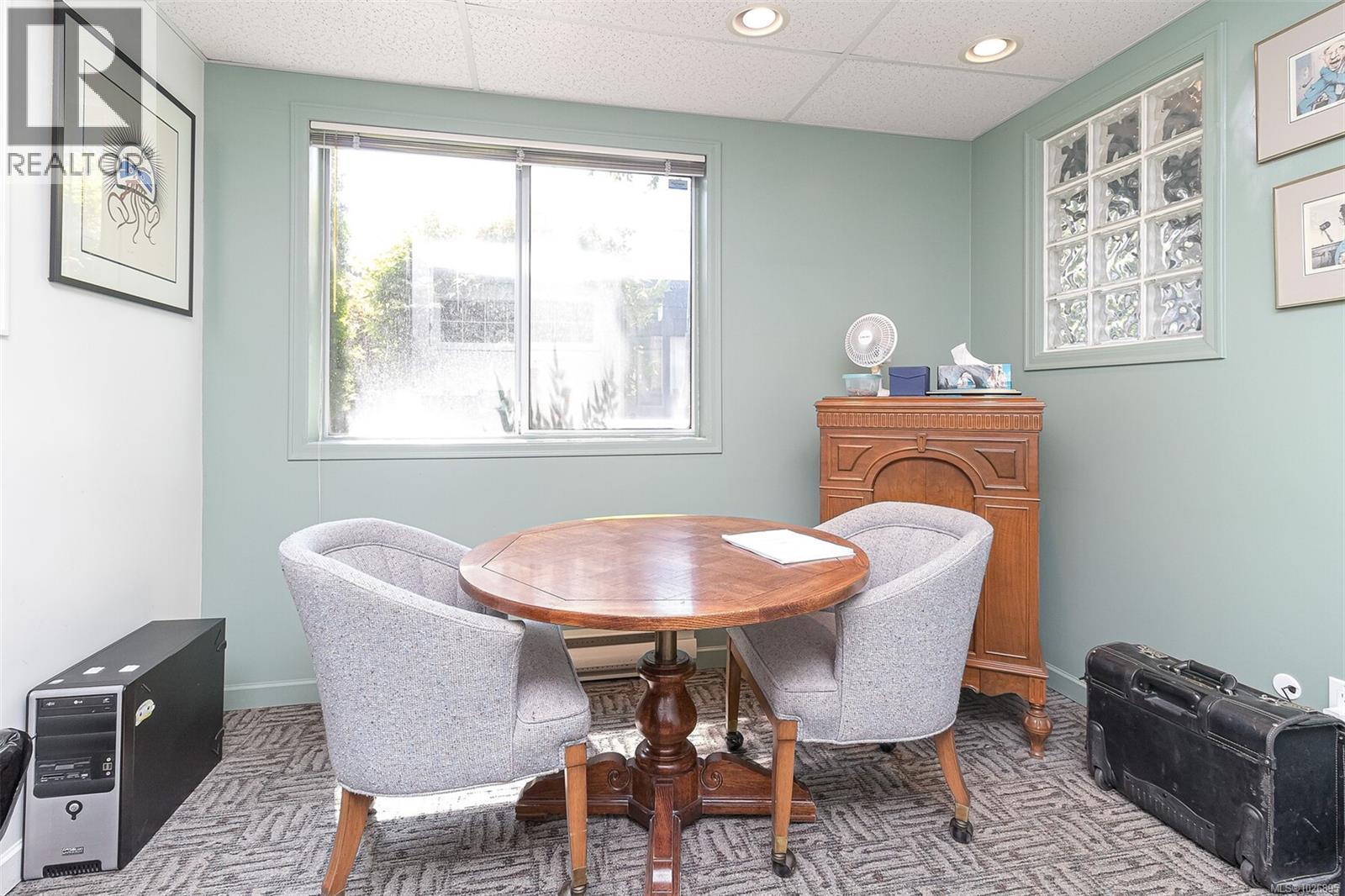 102 & 103 832 Fisgard St Property Photo 37