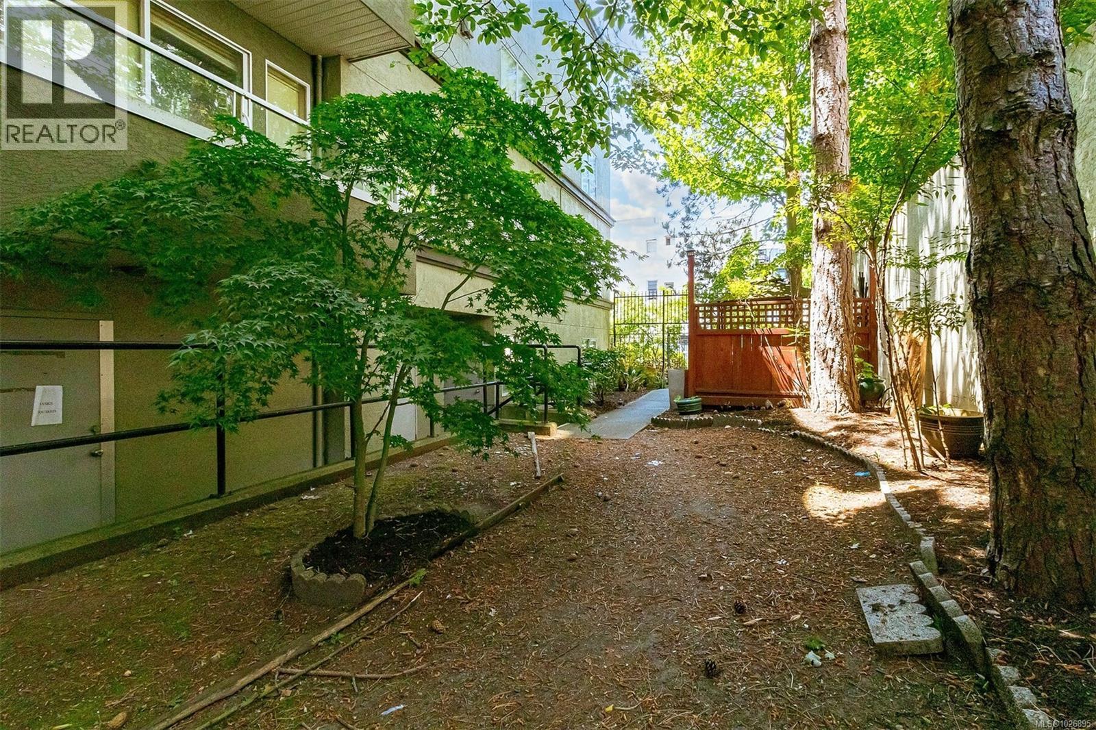 102 & 103 832 Fisgard St Property Photo 42