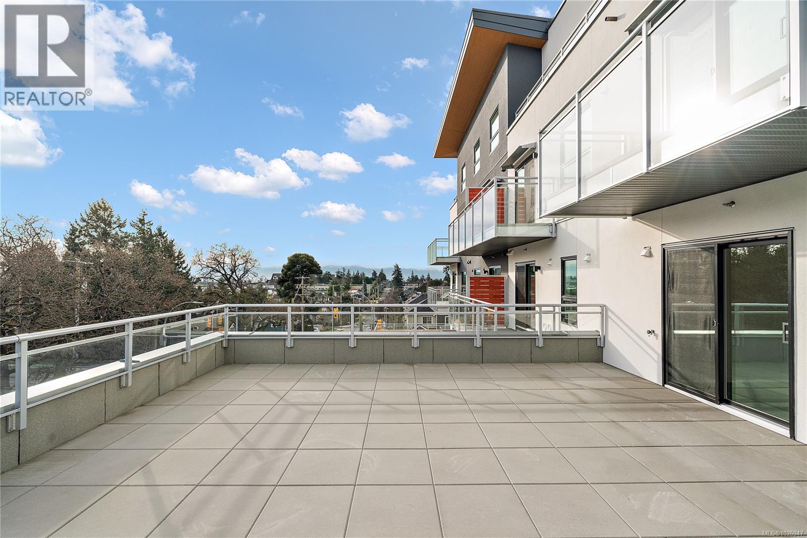 307 1102 Esquimalt Rd Property Photo 1