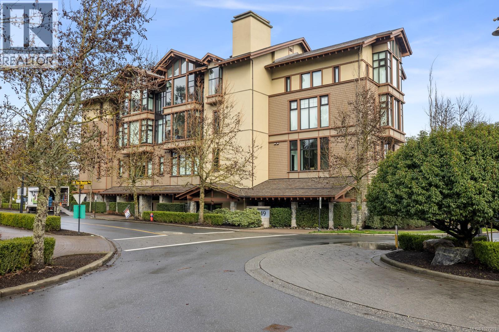 201 2045 Country Club Way