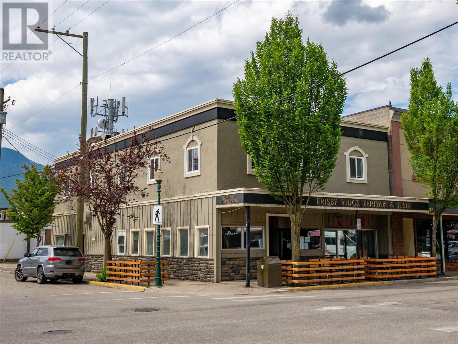 201 First Street W Property Photo 4