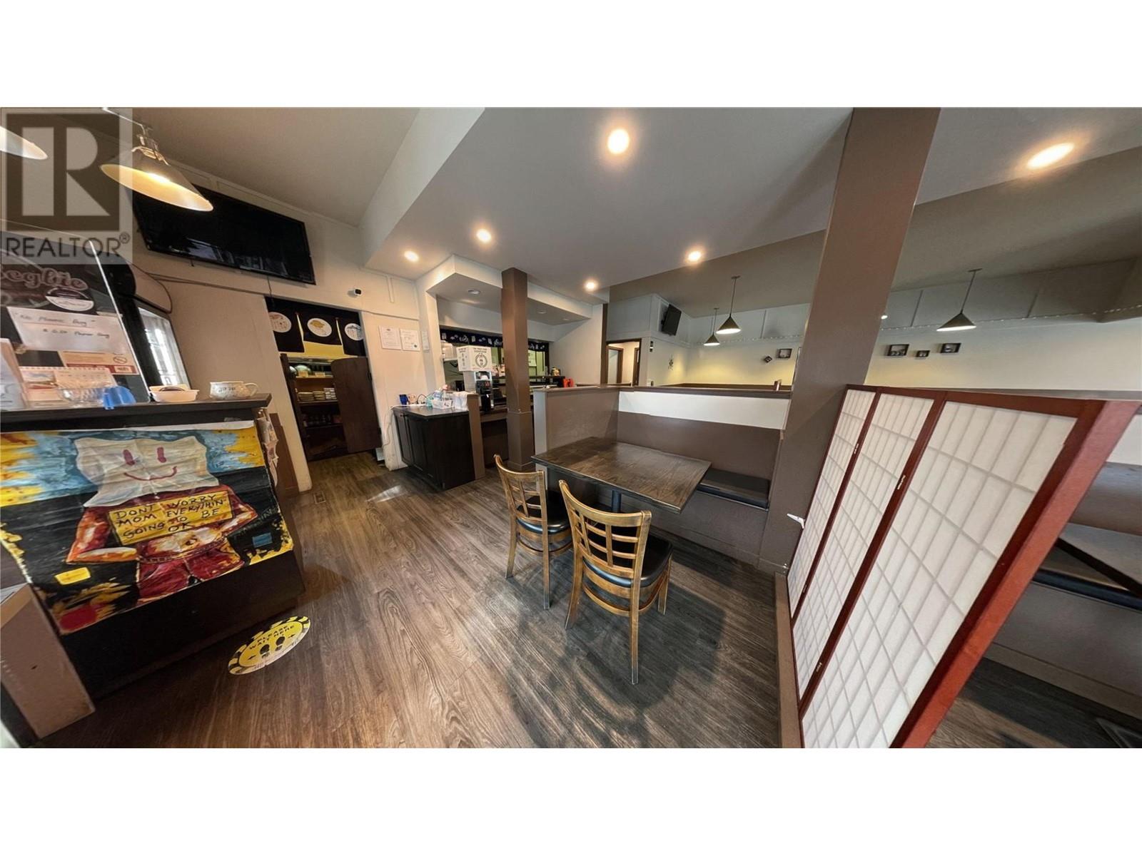 201 First Street W Property Photo 11