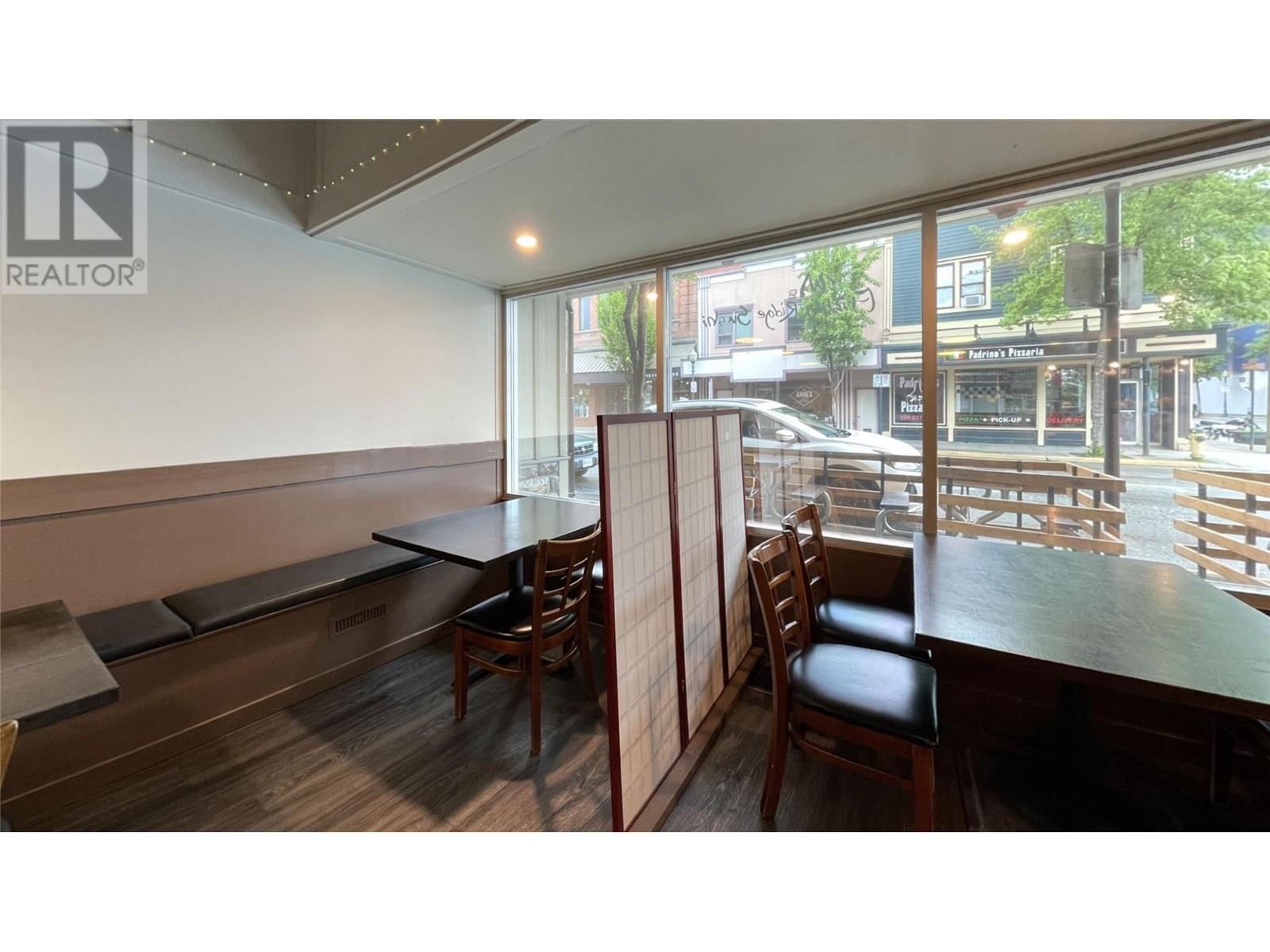 201 First Street W Property Photo 12