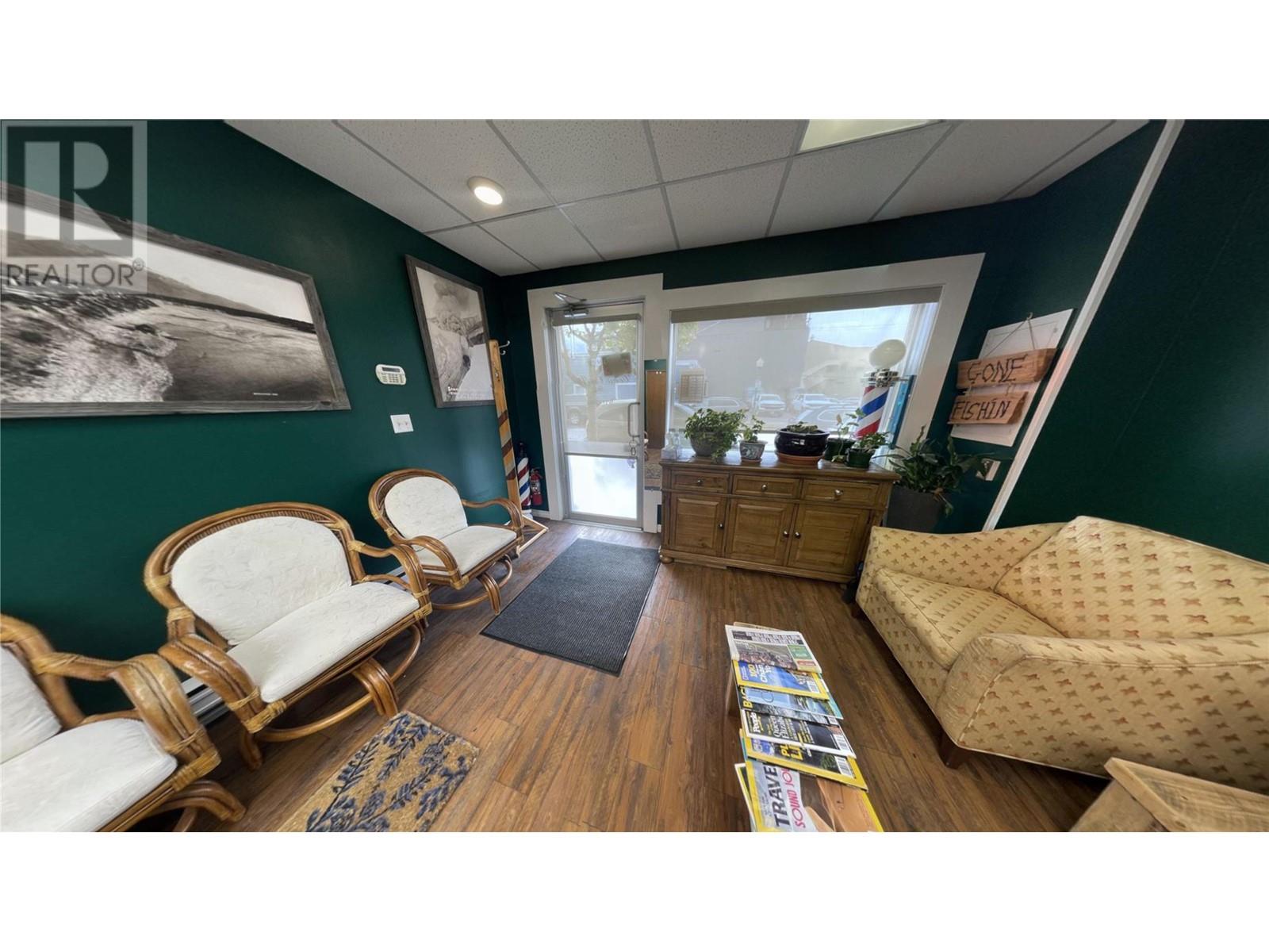 201 First Street W Property Photo 15