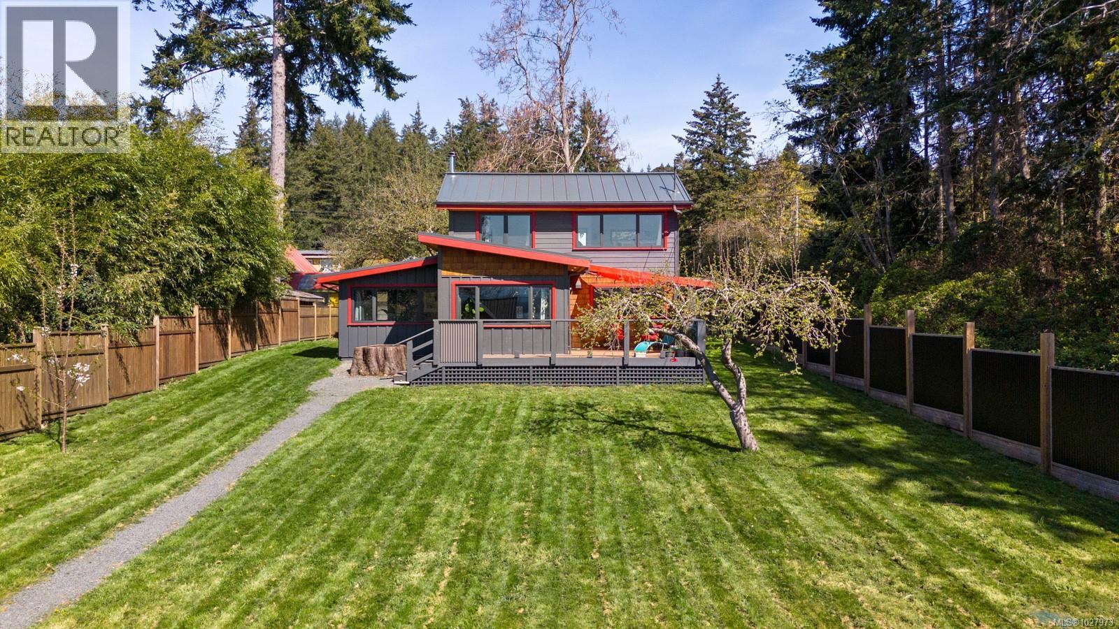 1304 Midden Rd Property Photo 2